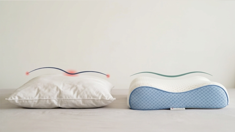 Comparaison oreiller classique et oreiller ergonomique cervical